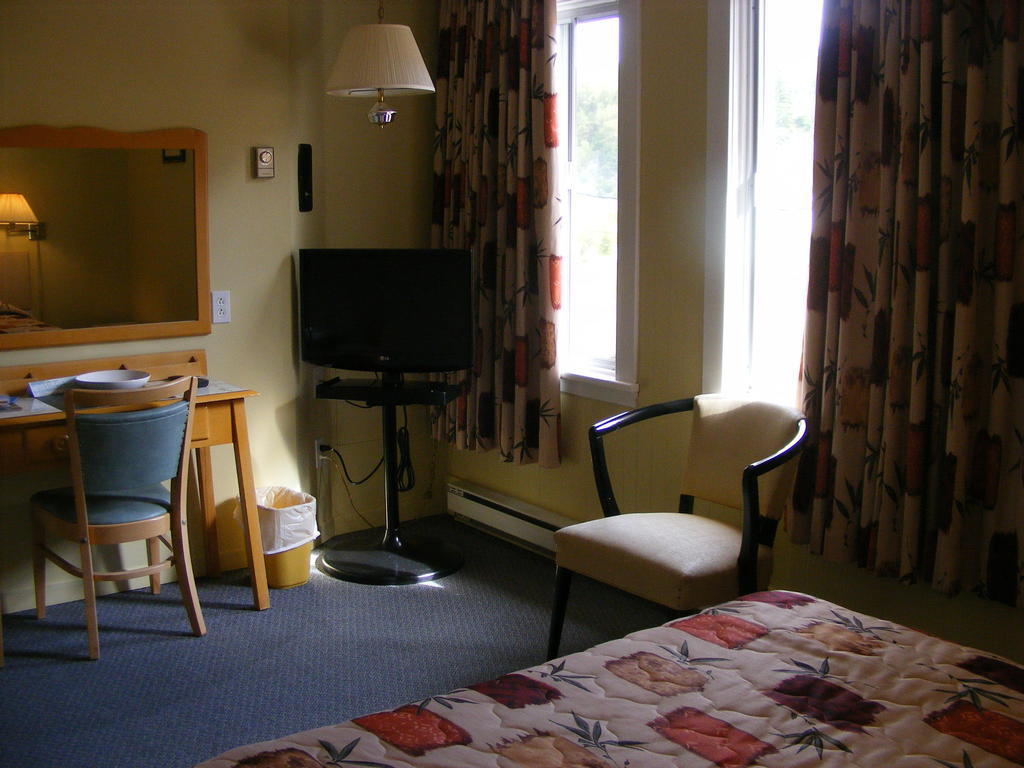 Hotel Motel Bon Accueil Riviere-la-Madeleine ภายนอก รูปภาพ