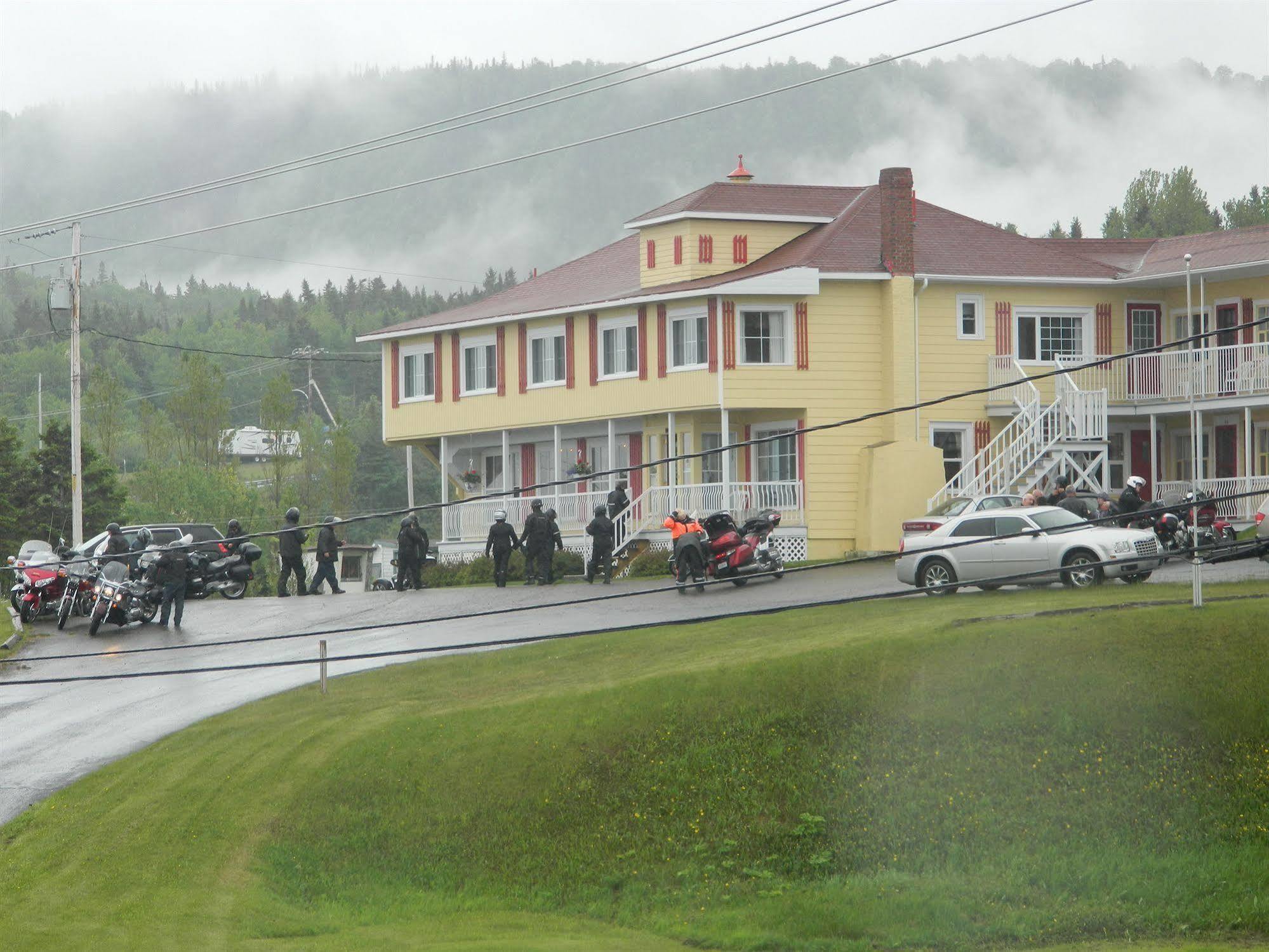 Hotel Motel Bon Accueil Riviere-la-Madeleine ภายนอก รูปภาพ