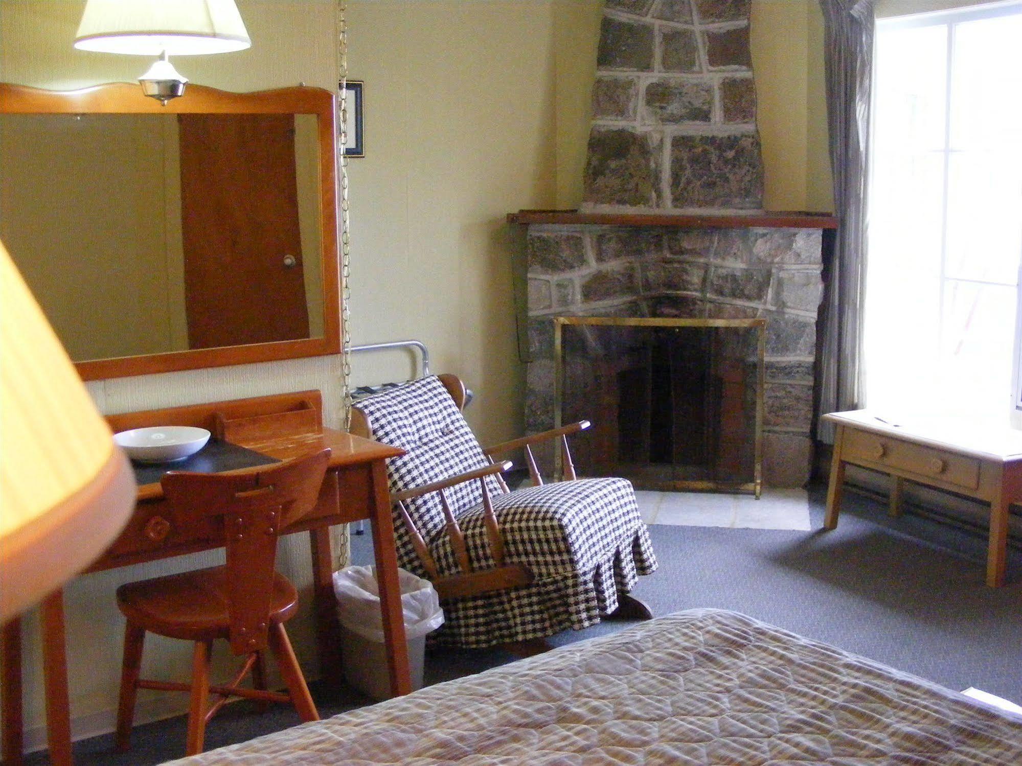 Hotel Motel Bon Accueil Riviere-la-Madeleine ภายนอก รูปภาพ
