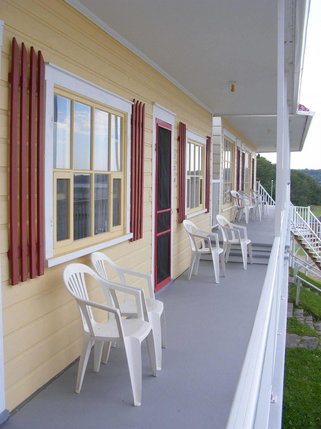 Hotel Motel Bon Accueil Riviere-la-Madeleine ภายนอก รูปภาพ